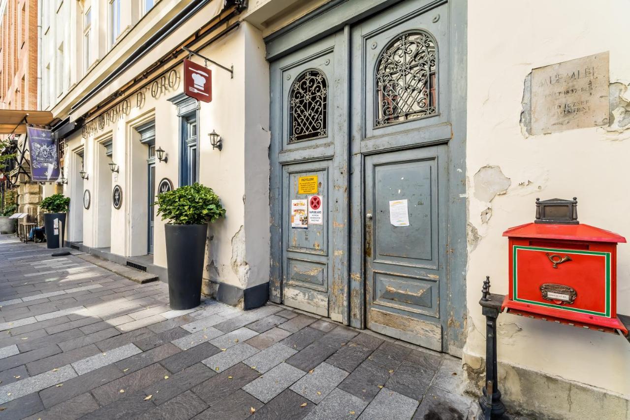 Urban Stable Luxury Apartments Budapest Luaran gambar