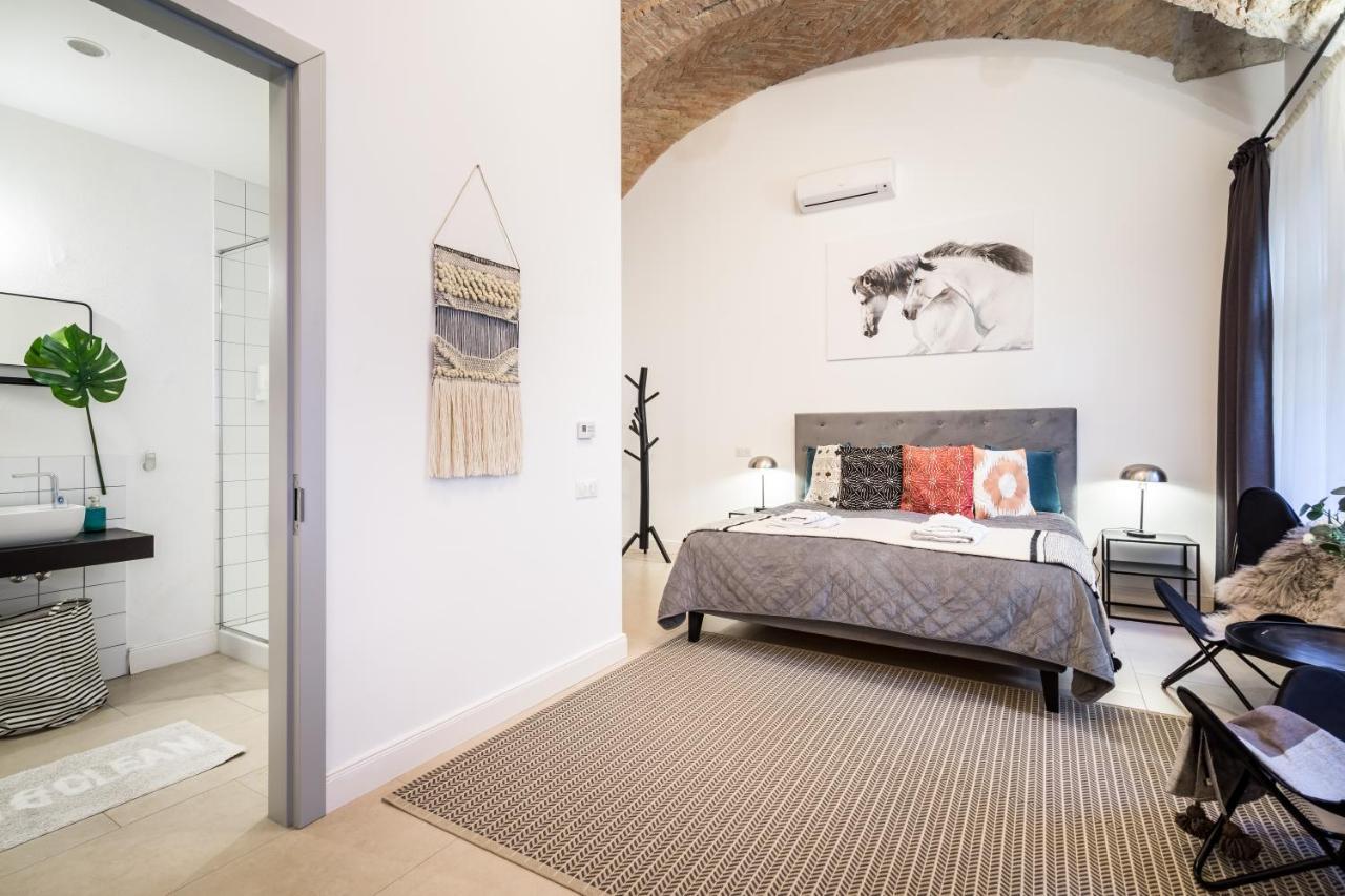 Urban Stable Luxury Apartments Budapest Luaran gambar