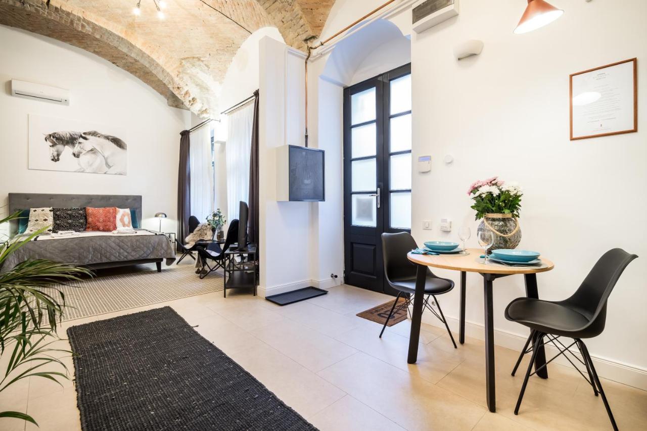 Urban Stable Luxury Apartments Budapest Luaran gambar