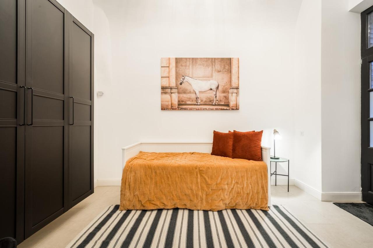 Urban Stable Luxury Apartments Budapest Luaran gambar