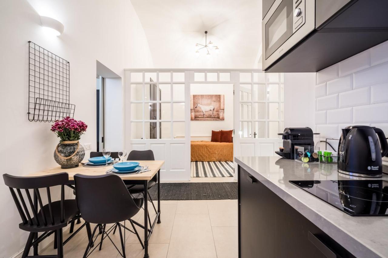 Urban Stable Luxury Apartments Budapest Luaran gambar